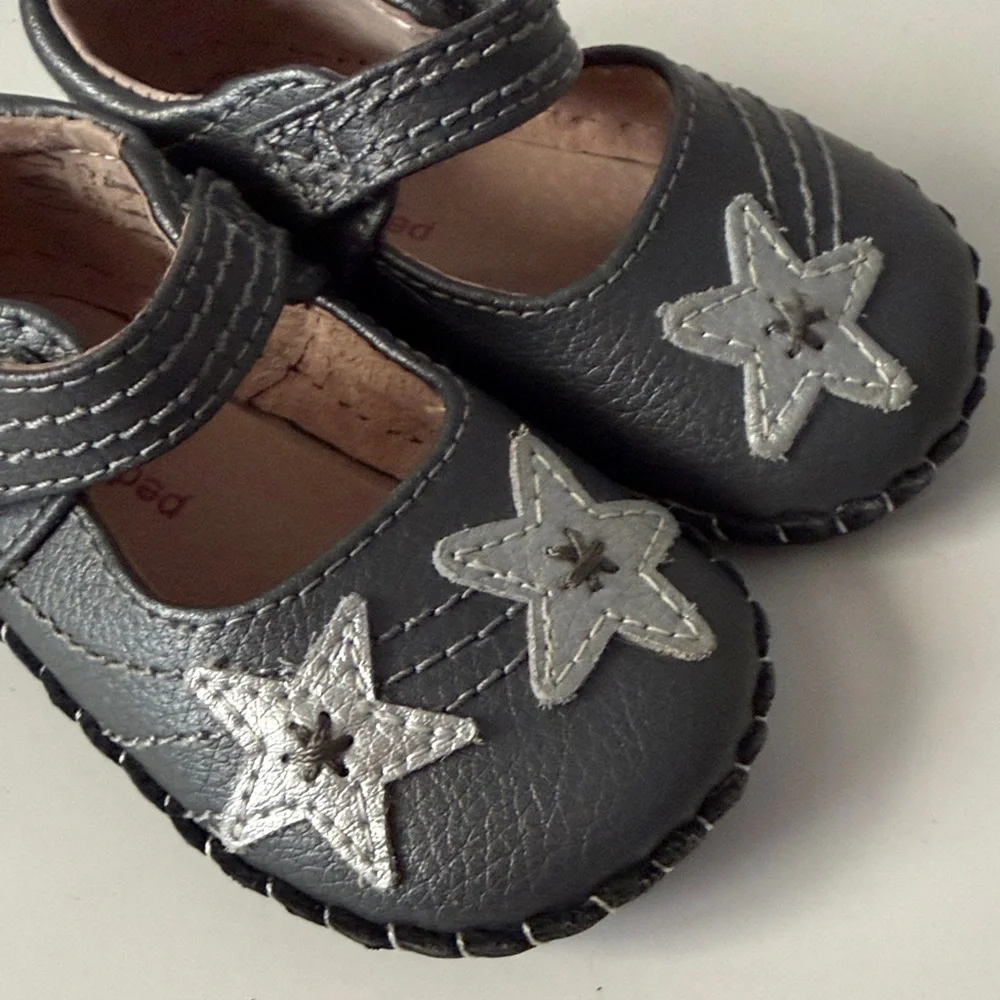 Baby Girls Pediped Starlite Pewter 6-12 month Shoes with Silver Stars like new